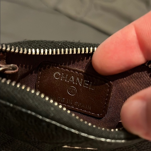 Chanel Black Quilted Leather Pouch - Picture 2 of 10